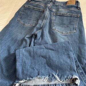 American Eagle Outfitters Women's Medium Blue Straight Leg Jeans with Frayed Hem